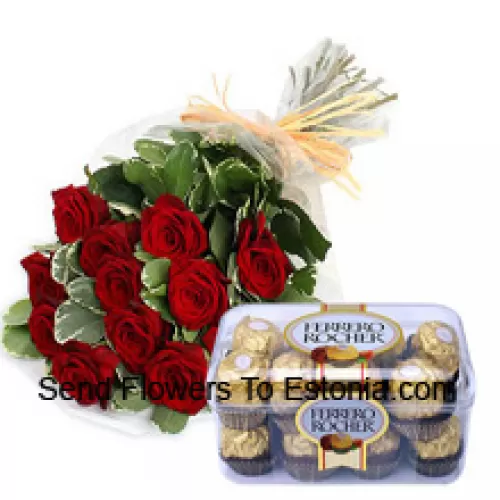 Bündel von 11 roten Rosen mit saisonalen Füllstoffen zusammen mit 16 Stk. Ferrero Rocher