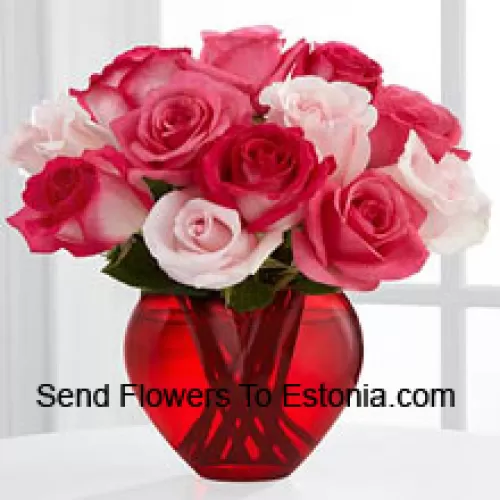 8 Rosas Rosadas Oscuras con 5 Rosas Rosadas Claras en un Jarrón de Vidrio